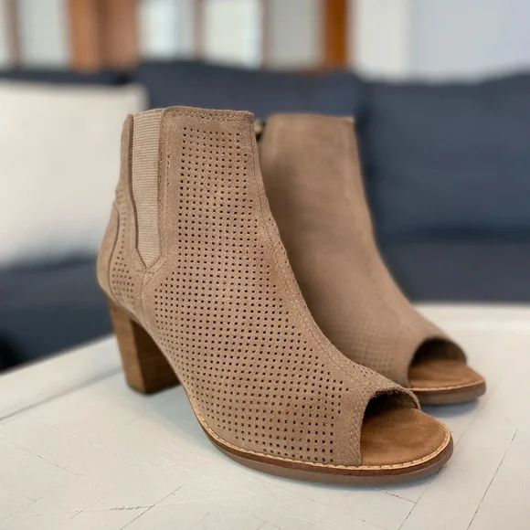 SOLD - Toms Majorca Beige Suede Peep Toe Women’s Ankle Heel Booties Size 6.5 - Picture 1 of 8